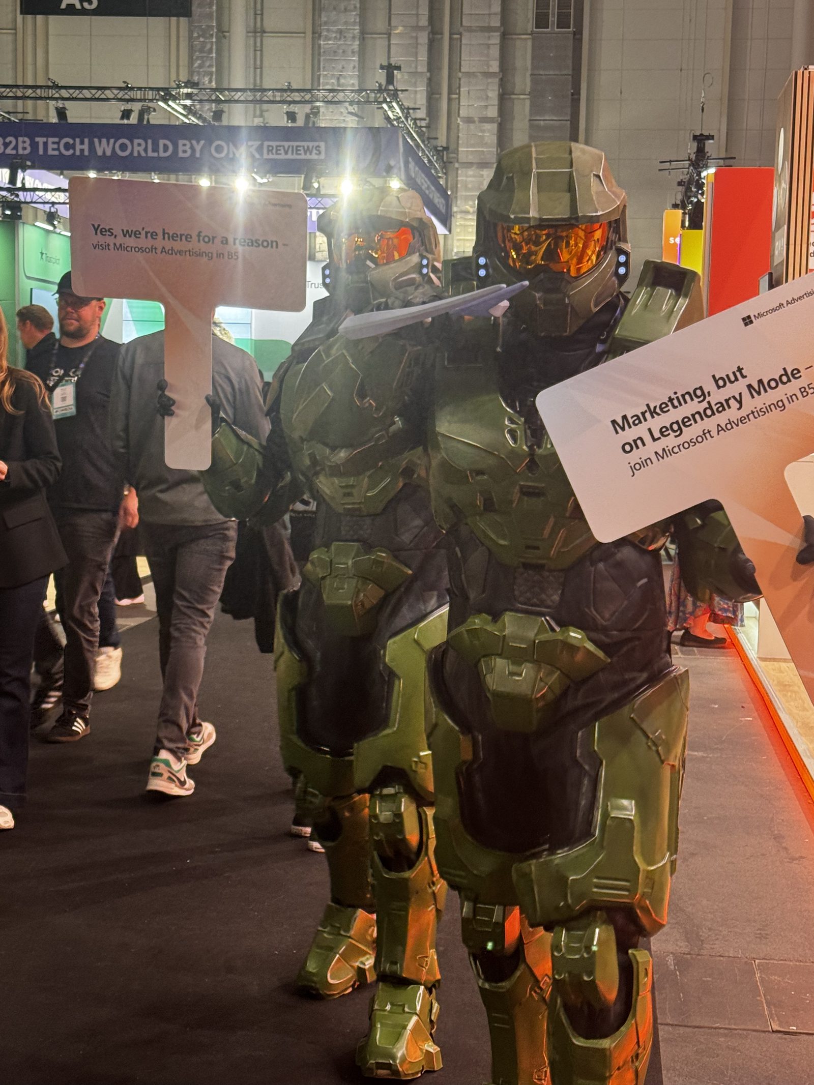 Master Chief front view with sign